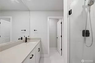 13339 Greenwood Ave N, Seattle, WA 98133 - Photo 18