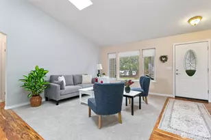 708 Hilltop Ave, Kent, WA 98031 - Photo 4