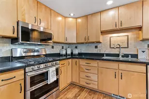 708 Hilltop Ave, Kent, WA 98031 - Photo 8