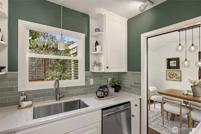 2459 24th Avenue E, Seattle, WA 98112 - Photo 10