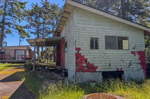581 Dolphin Ave NE, Ocean Shores, WA 98569 - Photo 16