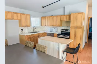 581 Dolphin Avenue NE, Ocean Shores, WA 98569 - Photo 10