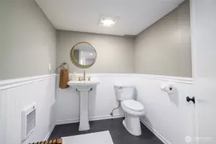 819 K Ave, Anacortes, WA 98221 - Photo 28