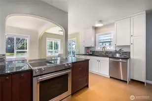 819 K Ave, Anacortes, WA 98221 - Photo 16