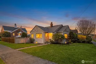 819 K Ave, Anacortes, WA 98221 - Photo 2