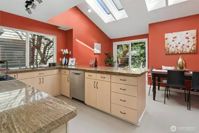 4014 57th Avenue SW, Seattle, WA 98116 - Photo 4