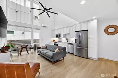 6320 41st Avenue SW #B, Seattle, WA 98136 - Photo 4