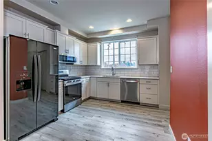 334 9th Ave SE, Puyallup, WA 98372 - Photo 6