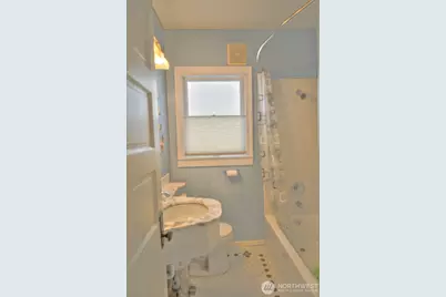 5718 29th Avenue NE, Seattle, WA 98105 - Photo 10