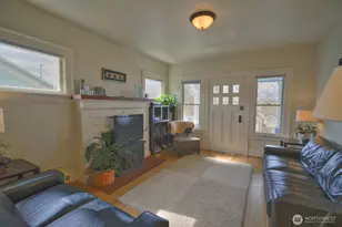 5718 29th Ave NE, Seattle, WA 98105 - Photo 4