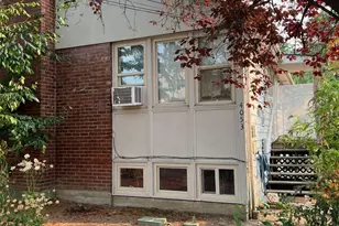 4053 NE 55th St, Seattle, WA 98105 - Photo 2