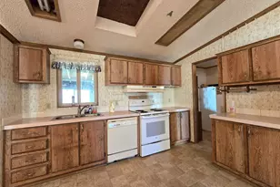 520 N 3rd St, Elma, WA 98541 - Photo 14