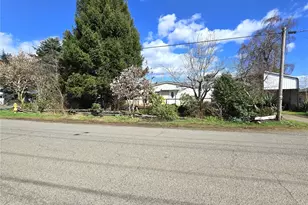 520 N 3rd St, Elma, WA 98541 - Photo 2