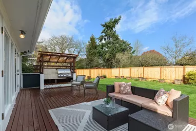 9716 14th Avenue NW, Seattle, WA 98117 - Photo 30