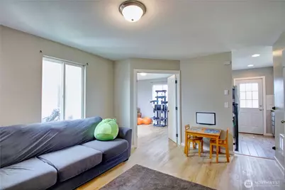 1812 N 30th Street, Mount Vernon, WA 98273 - Photo 2