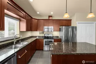 10250 17th Ave SW, Seattle, WA 98146 - Photo 6