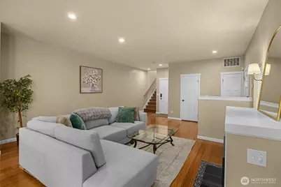 10250 17th Avenue SW, Seattle, WA 98146 - Photo 4