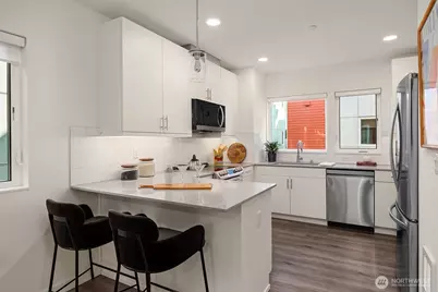 12526 15th Avenue NE #D, Seattle, WA 98125 - Photo 8