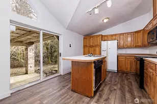 1051 E Crestview Dr, Shelton, WA 98584 - Photo 8