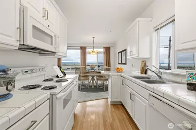 2420 Grand Avenue #303, Everett, WA 98201 - Photo 12