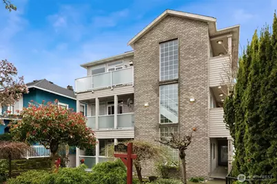 2420 Grand Avenue #303, Everett, WA 98201 - Photo 2