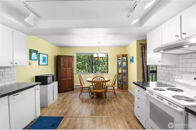 1211 N 8th Street #4, Mount Vernon, WA 98273 - Photo 6