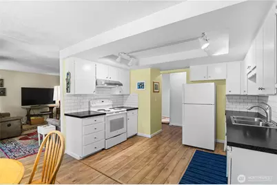 1211 N 8th Street #4, Mount Vernon, WA 98273 - Photo 4