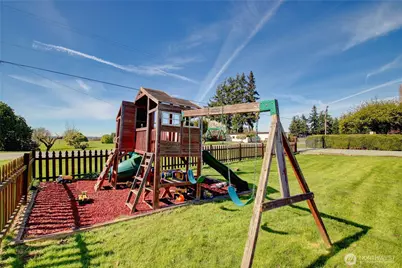 16027 W Division Street, Mount Vernon, WA 98273 - Photo 32