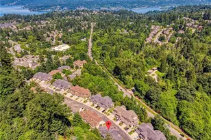 5583 Lakemont Blvd SE, Bellevue, WA 98006 - Photo 22