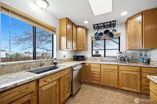 2017 S Washington St, Kennewick, WA 99337 - Photo 4