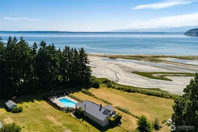 2735 Evening Glory Court, Clinton, WA 98236 - Photo 4