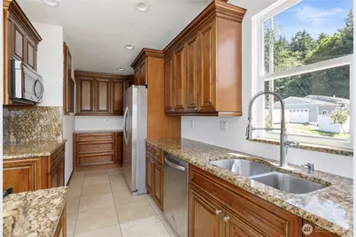 2735 Evening Glory Court, Clinton, WA 98236 - Photo 12