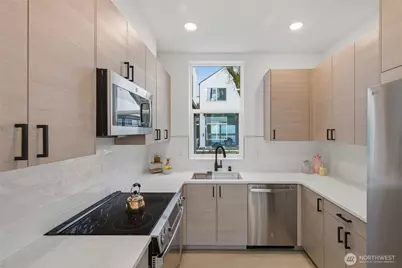 809 S Sullivan Street #B, Seattle, WA 98108 - Photo 2