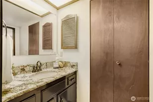 15703 SE 45th Ct, Bellevue, WA 98006 - Photo 22