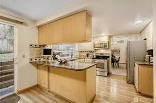 15703 SE 45th Ct, Bellevue, WA 98006 - Photo 12