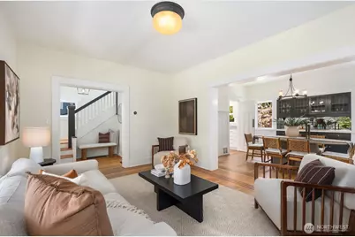 2556 10th Avenue W, Seattle, WA 98119 - Photo 8