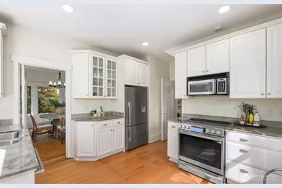 2556 10th Avenue W, Seattle, WA 98119 - Photo 16