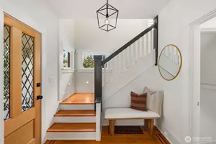 2556 10th Ave W, Seattle, WA 98119 - Photo 4