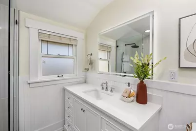 2556 10th Avenue W, Seattle, WA 98119 - Photo 22