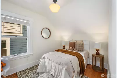 2556 10th Avenue W, Seattle, WA 98119 - Photo 20