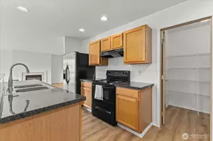 12124 130th St E, Puyallup, WA 98374 - Photo 10