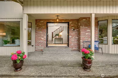 13715 51st Avenue W, Edmonds, WA 98026 - Photo 2