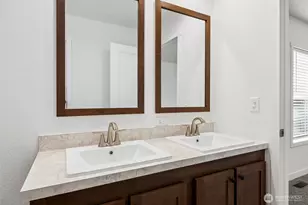 11510 E Riverside Dr, Bothell, WA 98011 - Photo 16