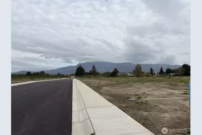 212 W 4th Street S, Everson, WA 98247 - Photo 2