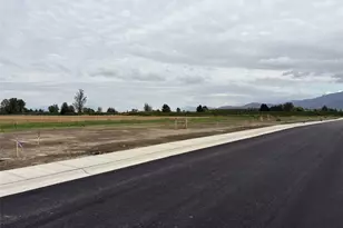 212 W 4th Street S, Everson, WA 98247 - Photo 1