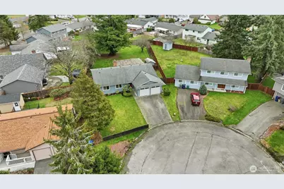 17010 137 Place SE, Renton, WA 98058 - Photo 2