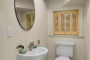 2686 44th Ave W, Seattle, WA 98199 - Photo 8