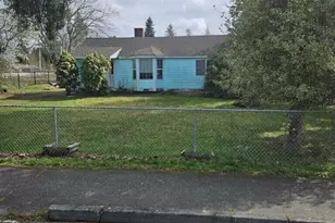 17417 Spruce Way, Lynnwood, WA 98037 - Photo 2