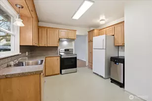 8553 Dayton Ave N, Seattle, WA 98103 - Photo 8