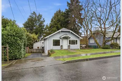 8553 Dayton Avenue N, Seattle, WA 98103 - Photo 2